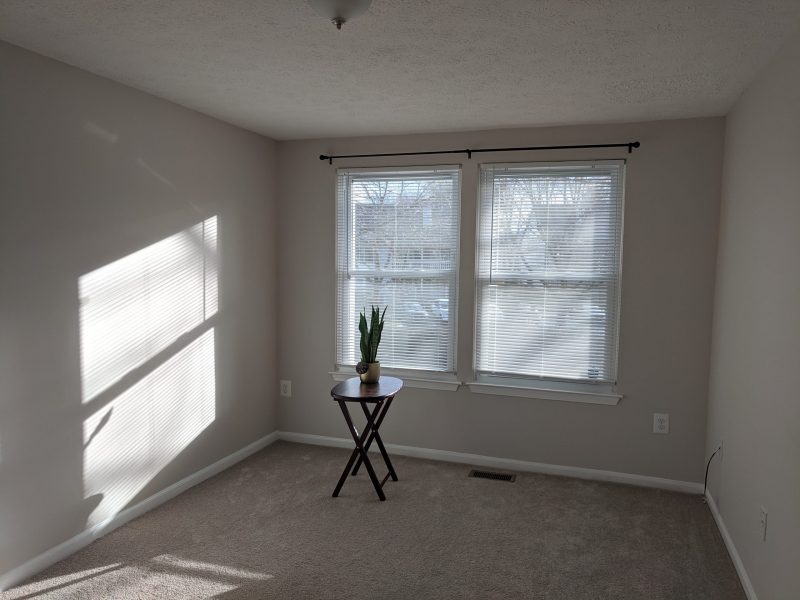 Room for rent w/ private bathroom available in 3-story Germantown townhome (utilities included)