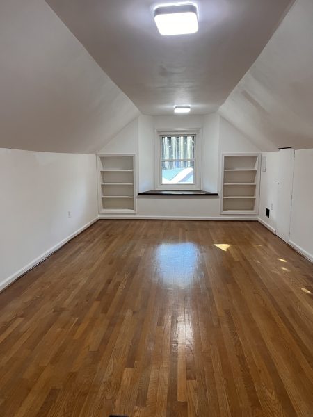 Large bedroom, walk to red line, Silver Spring (furnishings available)