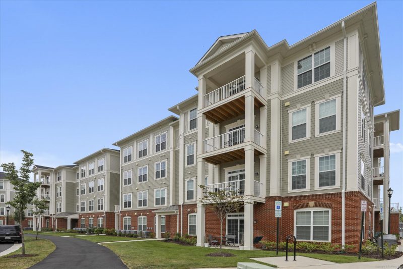 Spacious & Luxurious 2BD/2BA Corner Condo with Serene Views in Norbeck Crossing